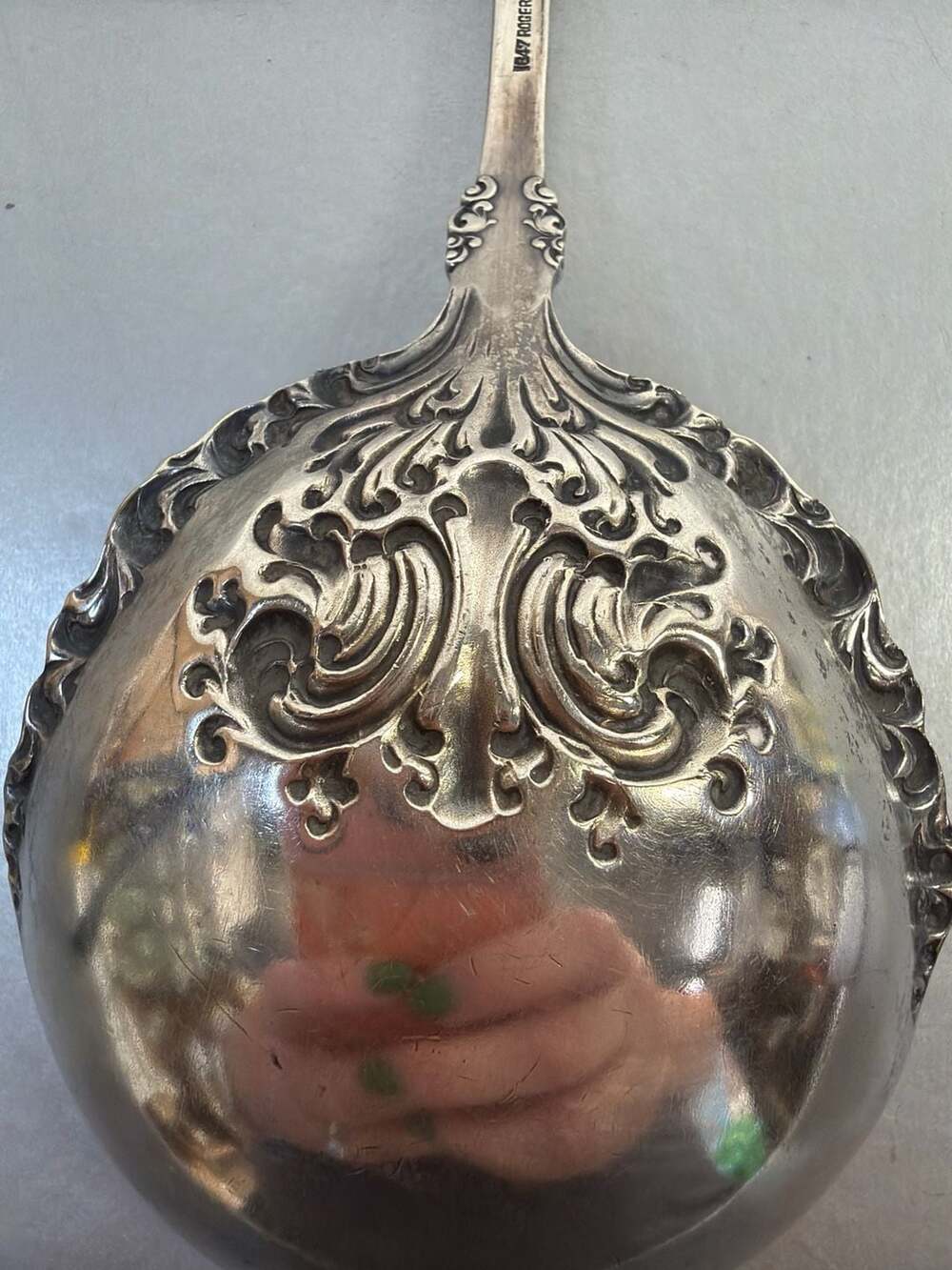 1847 Rogers Bros Avon Pattern Silverplate Berry Serving Spoon 9" - Picture 5 of 6